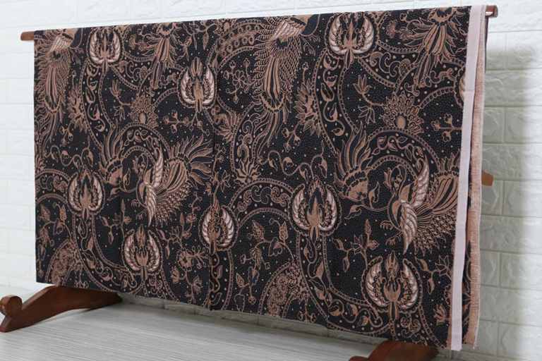 Grosir batik solo dengan motif tradisional dan modern